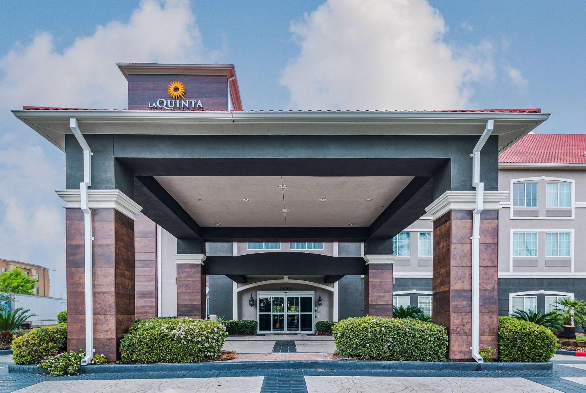La Quinta By Wyndham טומבול מראה חיצוני תמונה