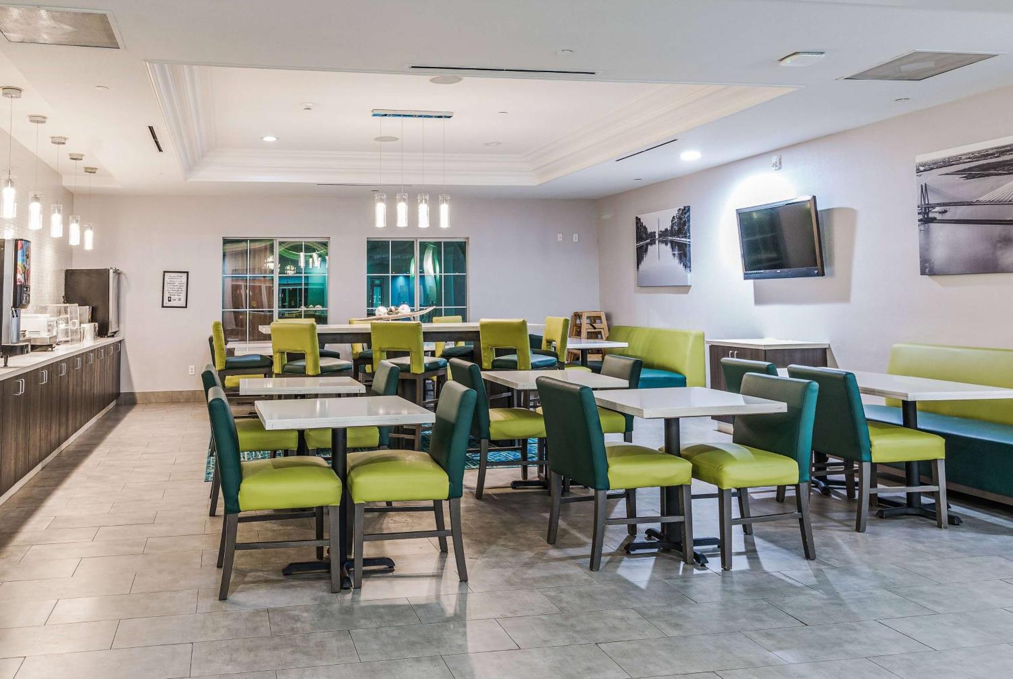 La Quinta By Wyndham טומבול מראה חיצוני תמונה